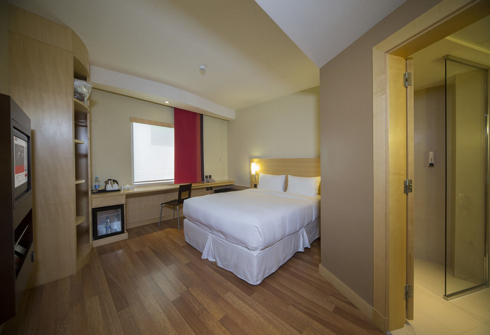 Hotel Ibis Olaya Street 3*