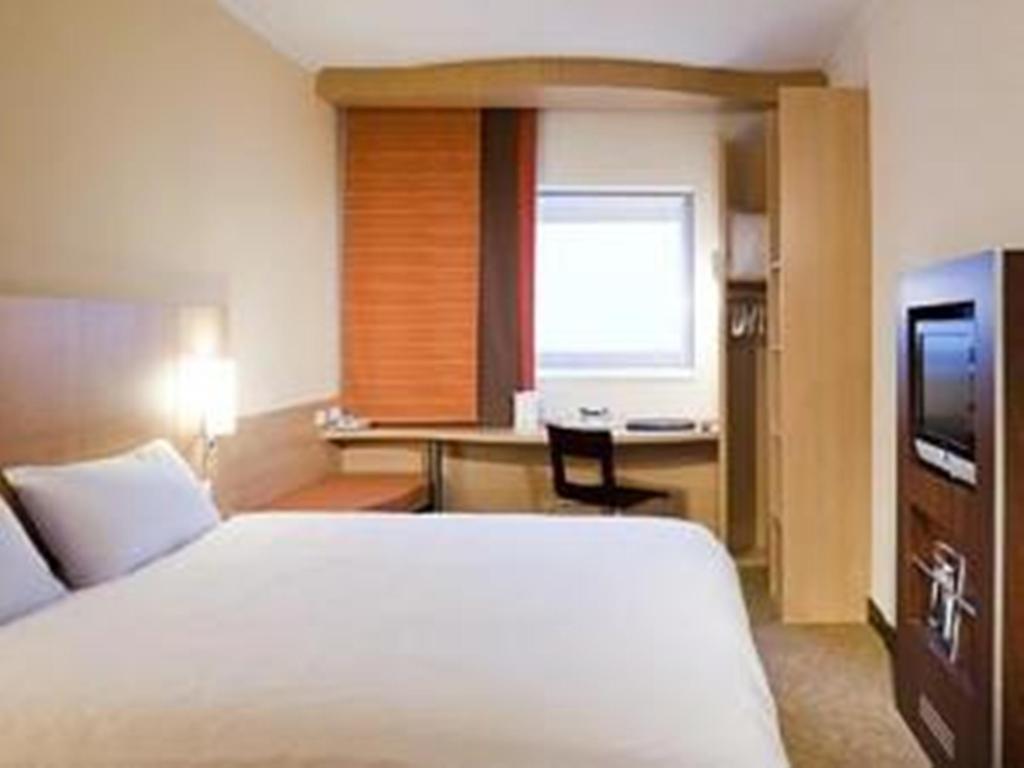 Ibis Olaya Street 3*